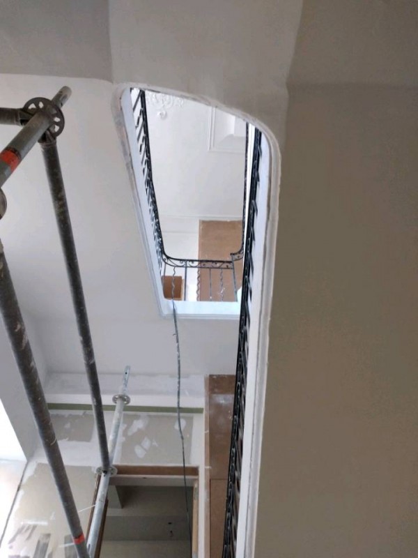 Rénovation intérieur d'une cage d'escalier d'un bâtiment historique sur Nîmes