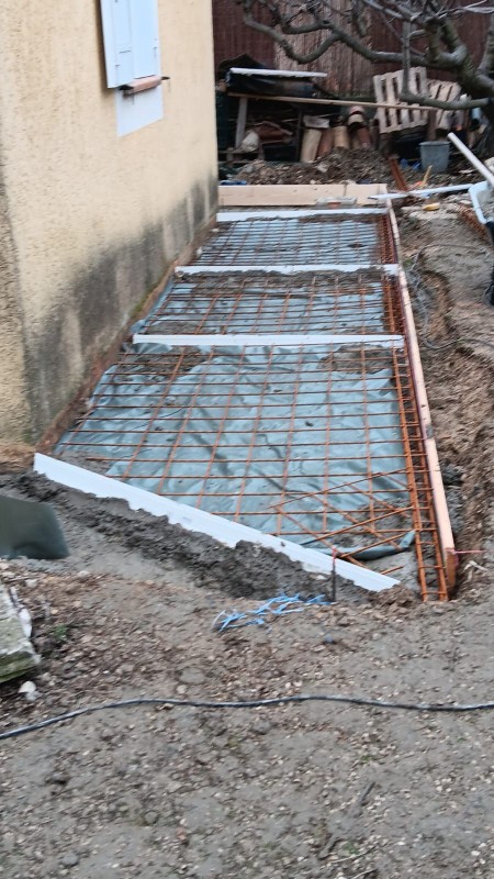Construction d'une terrasse et isolation par l'extérieur d'une maison à Marseille