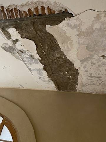 réparation de fissure profonde sur mur d'une ancienne batisse sur avignon
