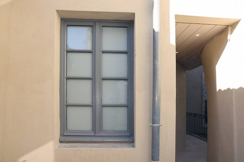 Chantier rénovation de maçonnerie général d'un immeuble entier à Nîmes Grande Rue