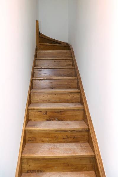 restauration d'escalier en bois massif sur avignon