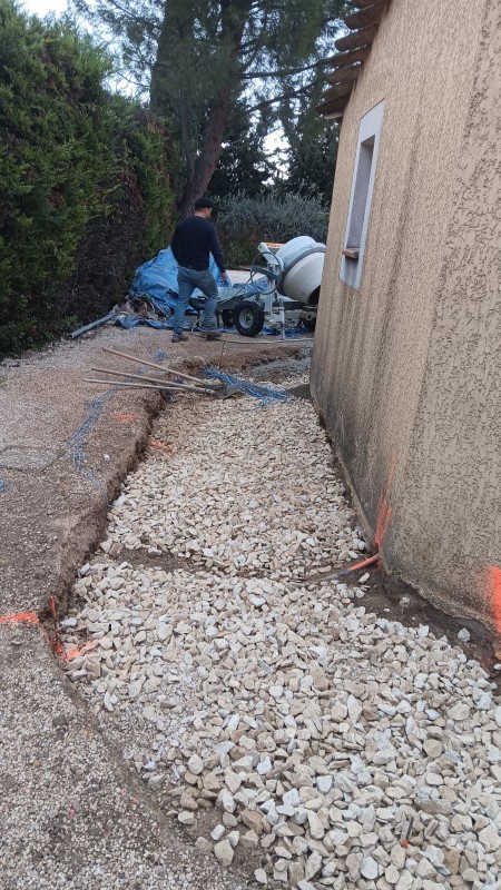 Construction d'une terrasse et isolation par l'extérieur d'une maison à Marseille