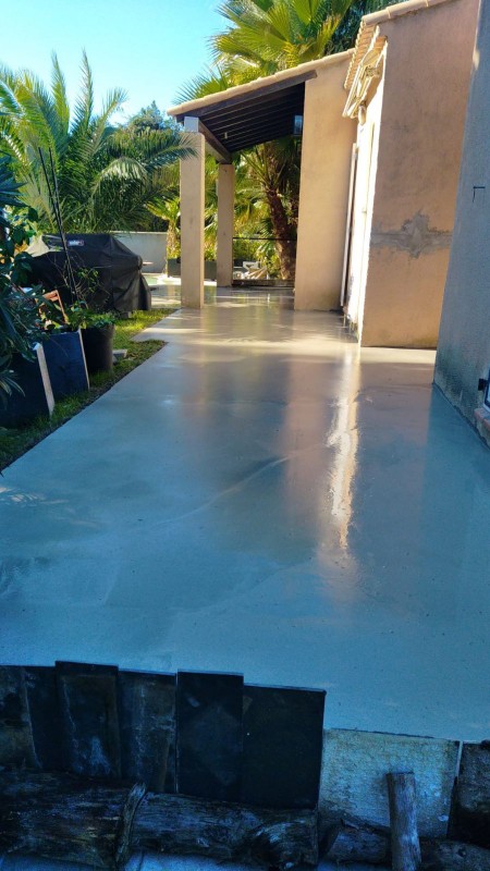 Sècheresse des murs et du sol, sinistre, traitement par agrafes à Martigues