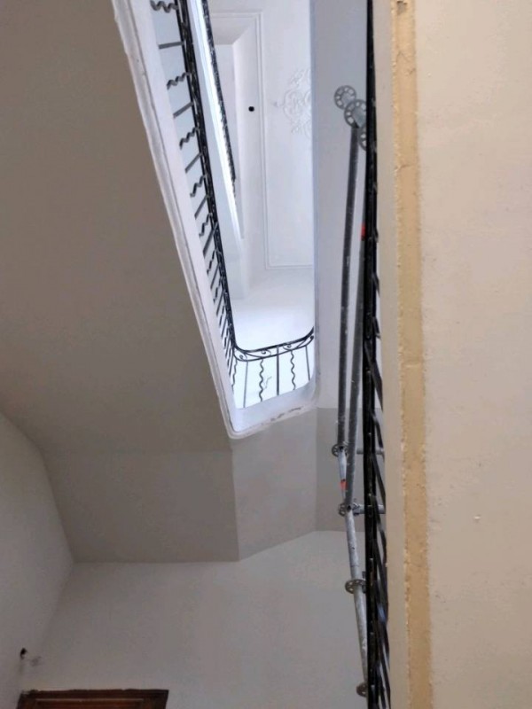 Rénovation intérieur d'une cage d'escalier d'un bâtiment historique sur Nîmes