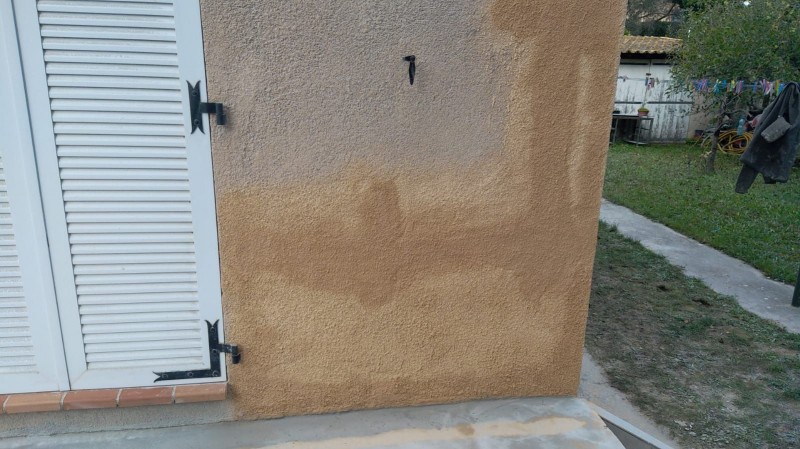 Sècheresse des murs et du sol, sinistre, traitement par agrafes à Martigues