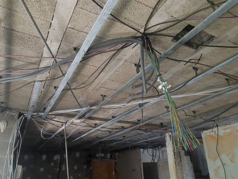 création de tout le réseau éléctrique de la maison Pertuis